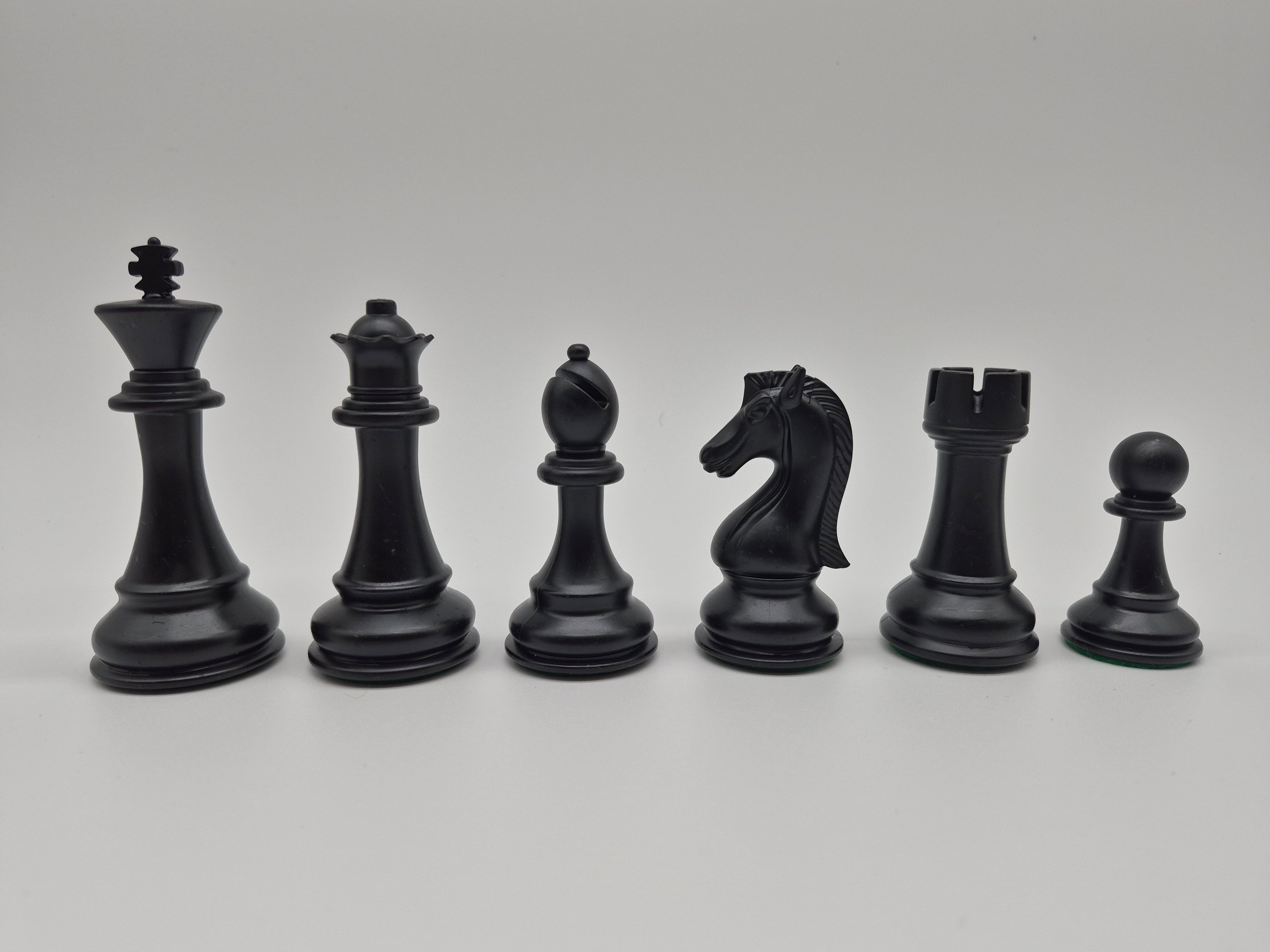 The Candidate Kink's Knight Chess Pieces With Cotton Bag