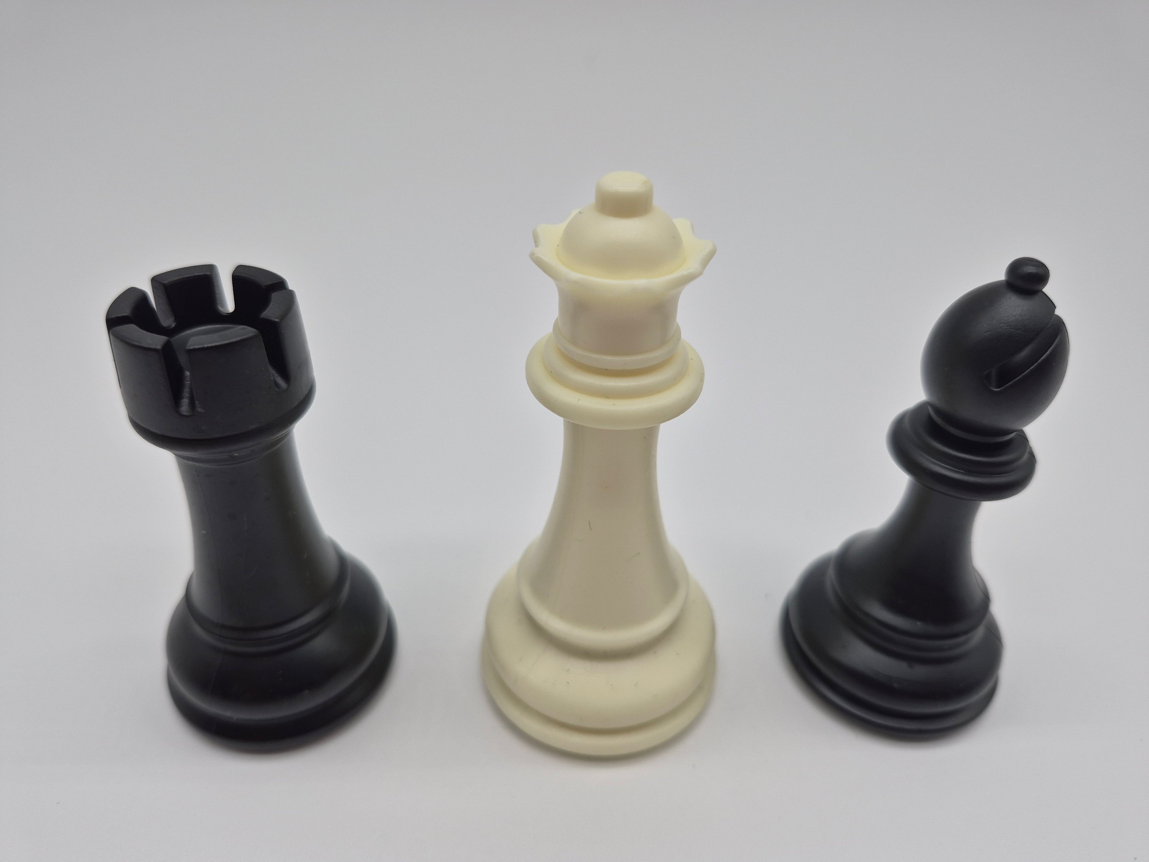 The Candidate Kink's Knight Chess Pieces With Cotton Bag